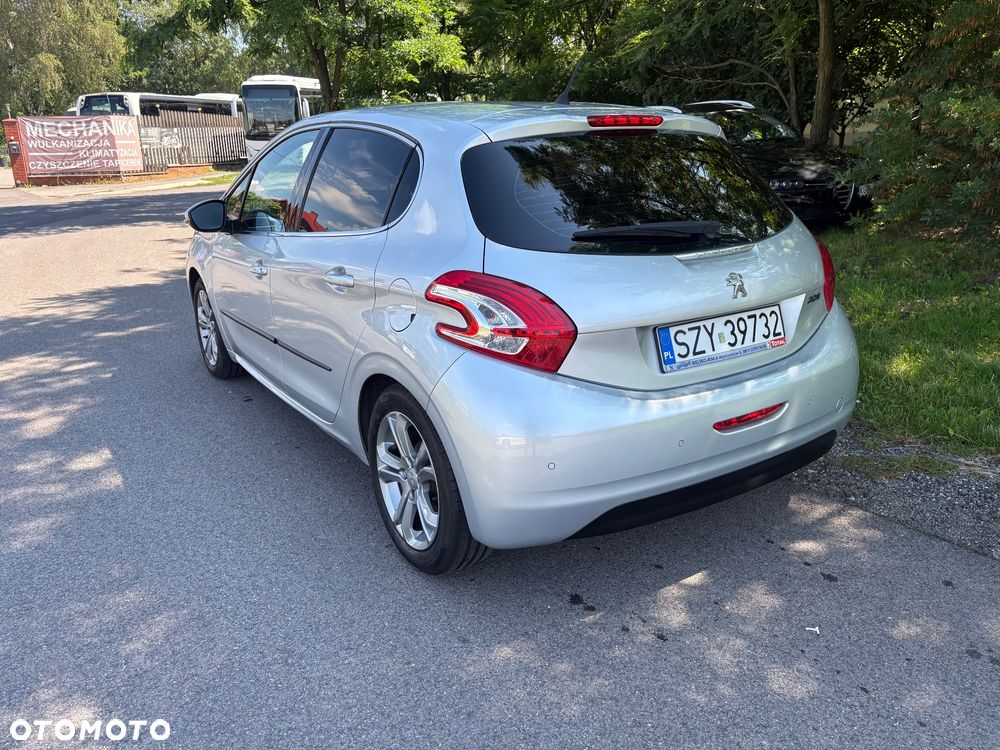 Peugeot 208 1.2 VTi Allure - 8