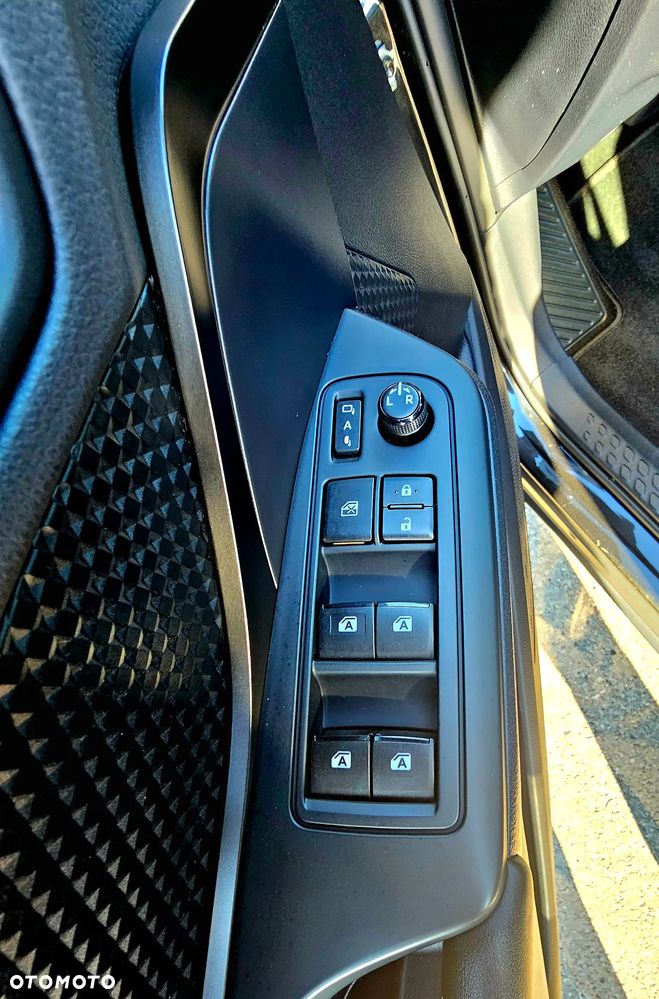 Toyota C-HR Business-Edition - 14