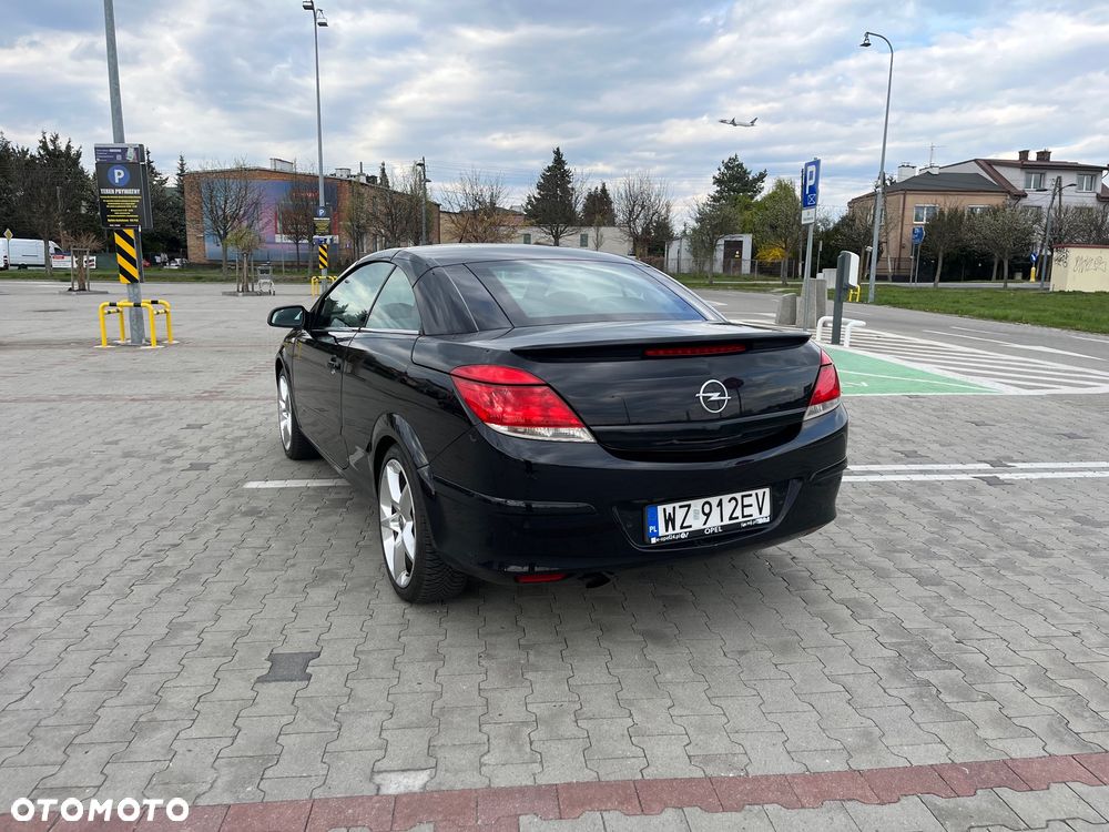 Opel Astra 1.6 Turbo Cosmo - 14