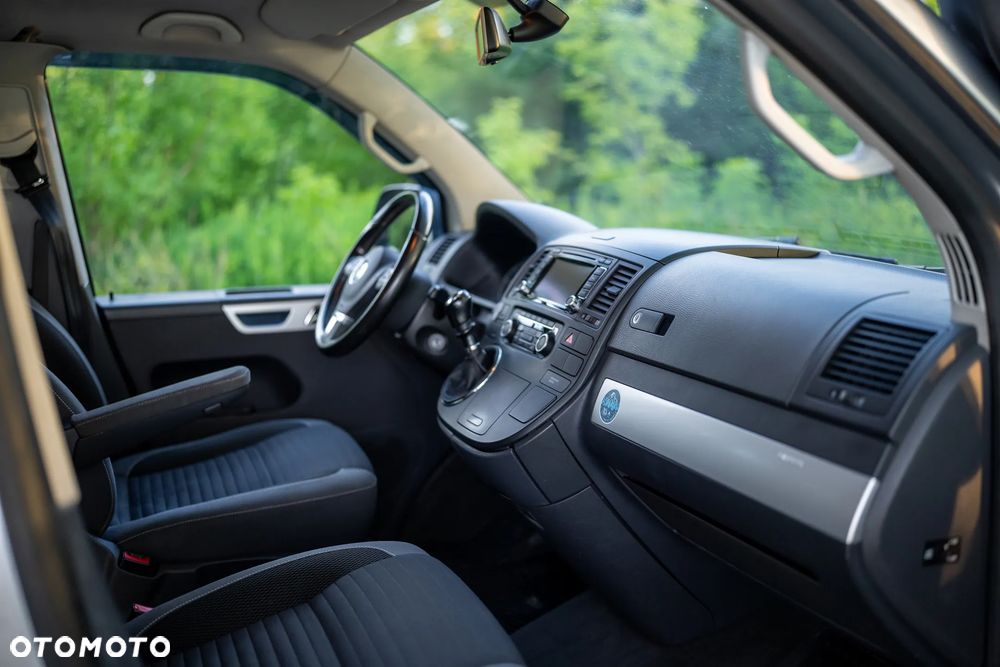 Volkswagen Multivan - 15