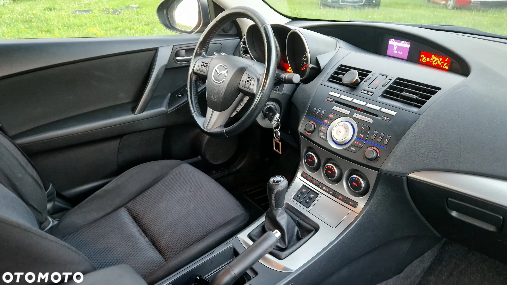 Mazda 3 1.6 CD Exclusive + - 11