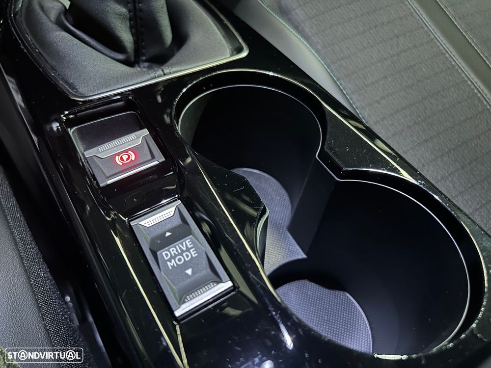 Peugeot 2008 1.2 PureTech Allure Pack - 34