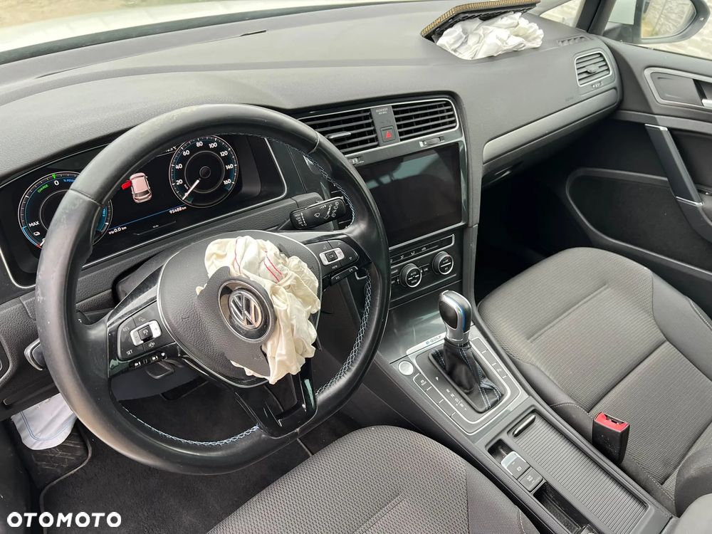 Volkswagen Golf e-Golf - 15