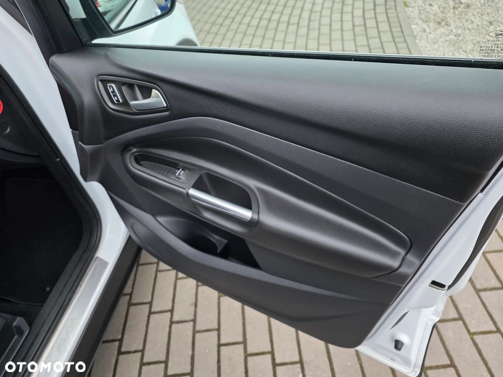 Ford Kuga 2.0 TDCi 4x2 Titanium - 17