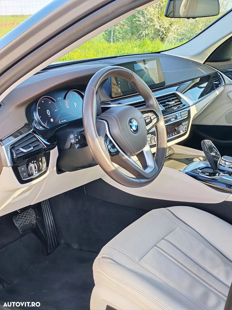 BMW Seria 5 520d Aut. Luxury Line - 14
