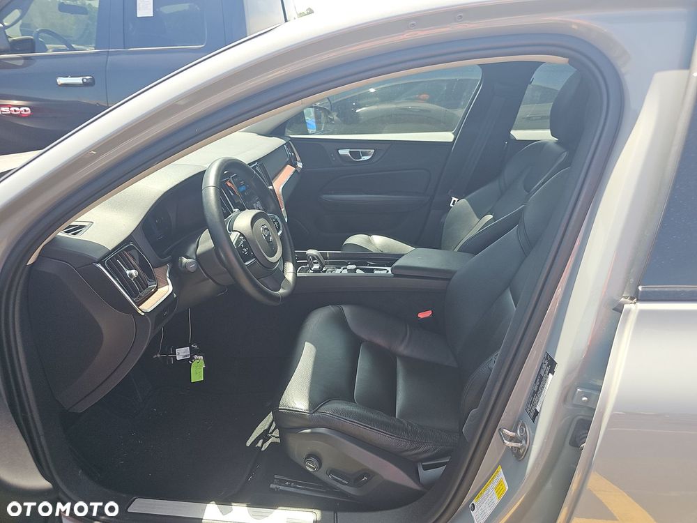 Volvo S60 B5 B AWD Plus Dark - 8