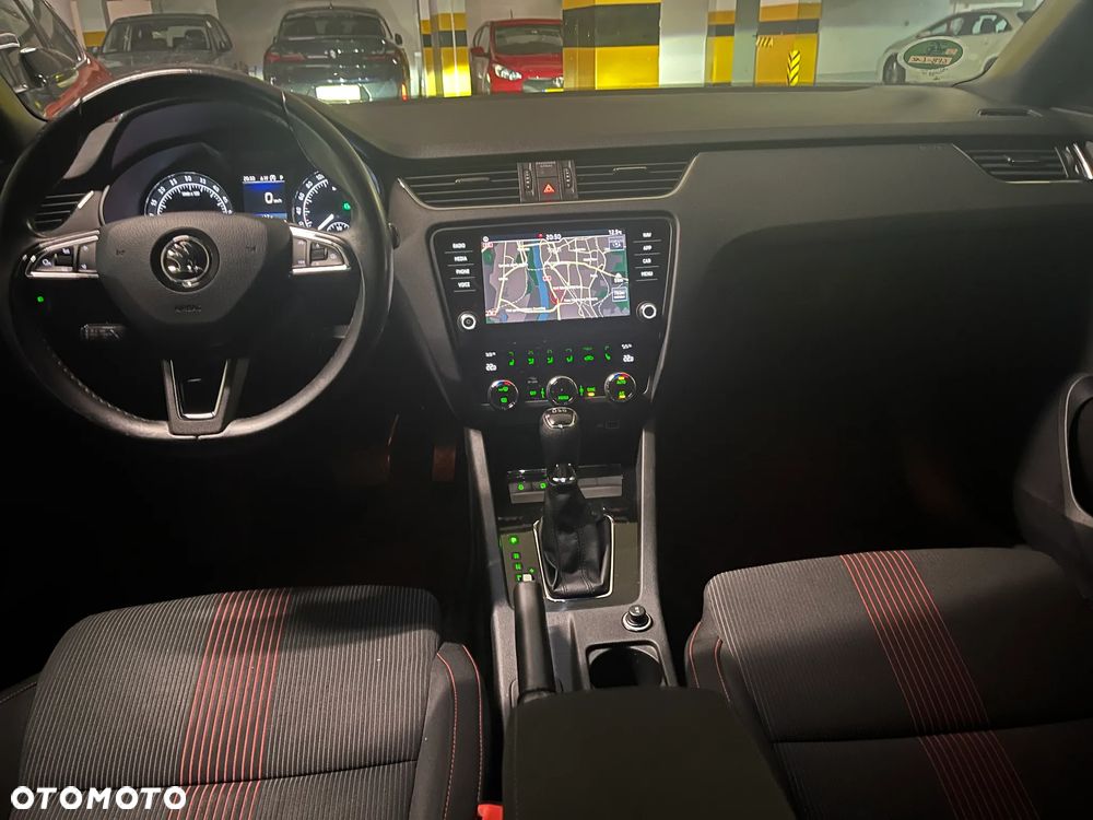 Skoda Octavia 2.0 TDI DSG Sportline - 16