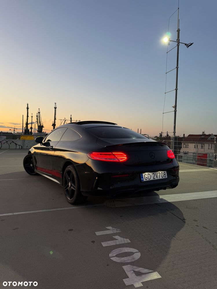 Mercedes-Benz Klasa C 300 7G-TRONIC AMG Line - 4