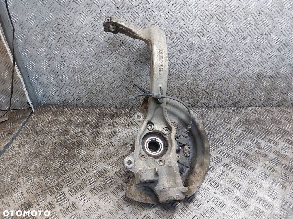 PIASTA ZWROTNICA LEWY PRZÓD AUDI A8 D3 3.0 TDI - 2