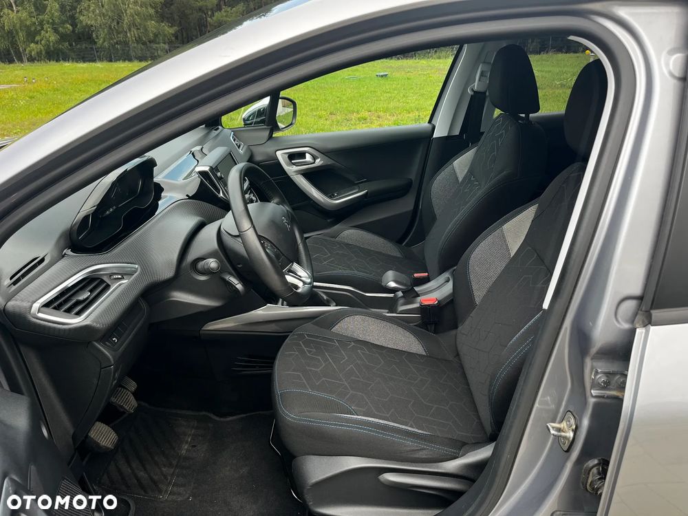 Peugeot 2008 PureTech 82 Style - 12