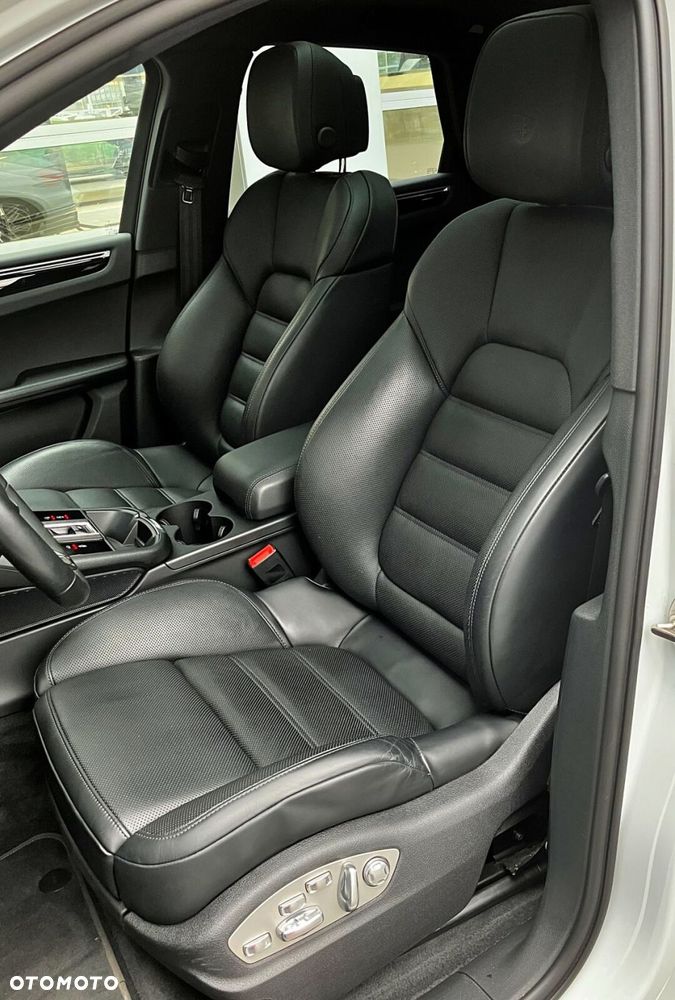 Porsche Macan - 12