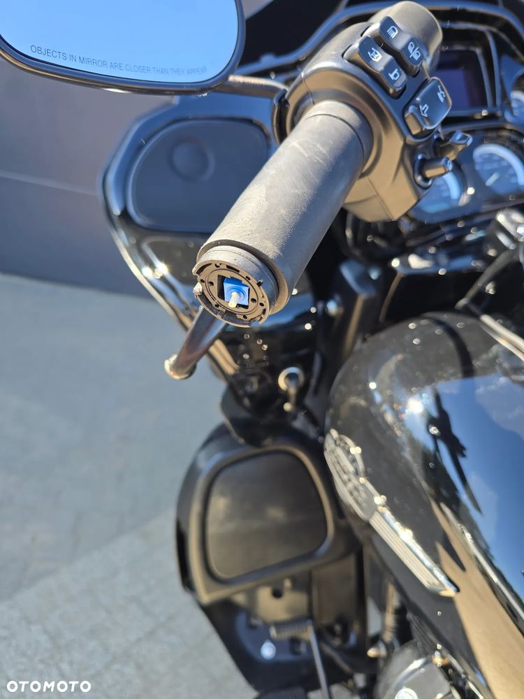 Harley-Davidson Touring Road Glide - 4