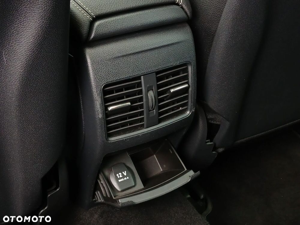 Mercedes-Benz Klasa A 200 7G-DCT - 39