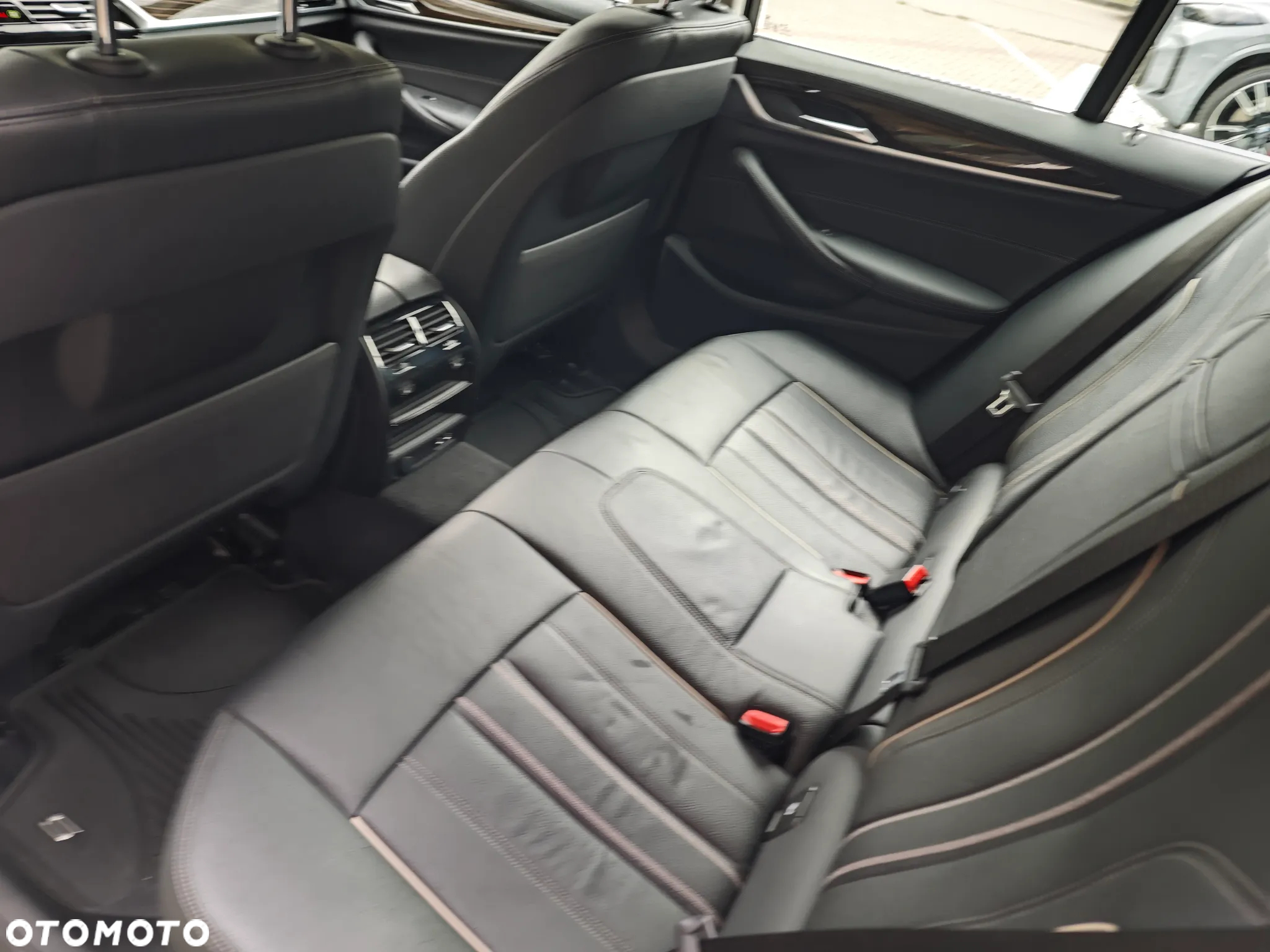 BMW Seria 5 530e xDrive Luxury Line - 35