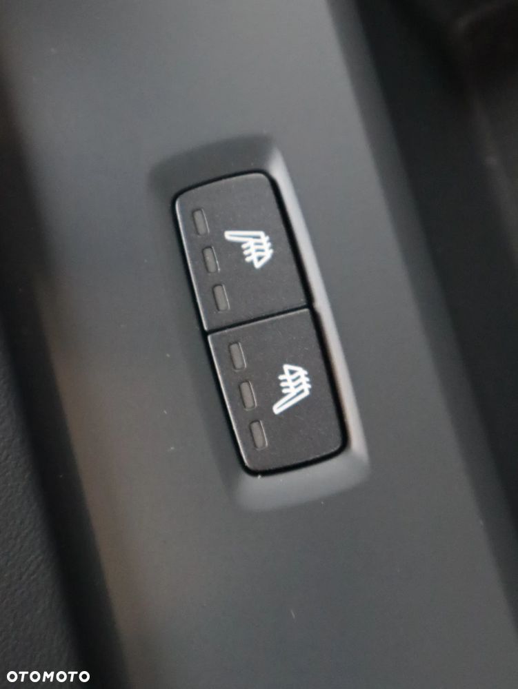 Volvo XC 60 B5 B AWD Plus Dark - 27