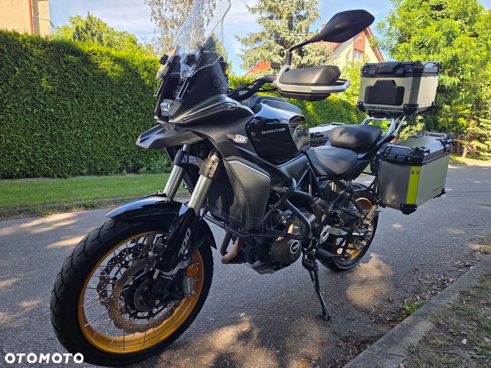 QJMOTOR SRK 700 - 11
