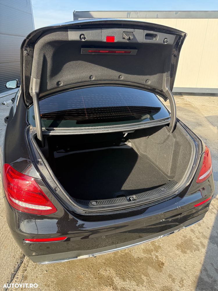 Mercedes-Benz E 220 d T 9G-TRONIC AMG Line - 14