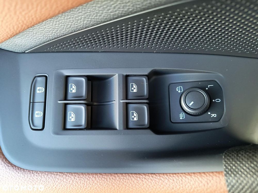 Skoda Superb 2.0 TDI SCR 4x4 L&K DSG - 24