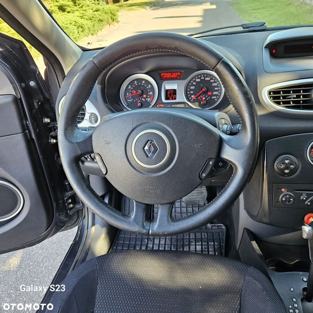 Renault Clio 1.6 Confort Privilege - 16