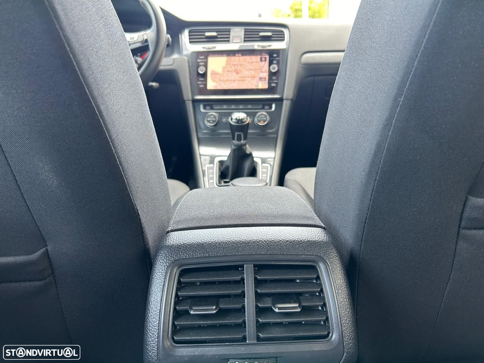 VW Golf Variant 1.6 TDi Confortline - 23