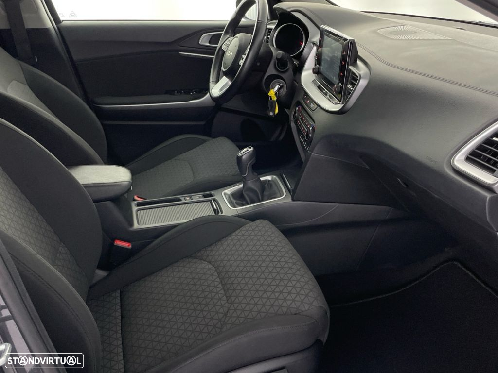 Kia Ceed SW 1.0 T-GDI Sport - 23