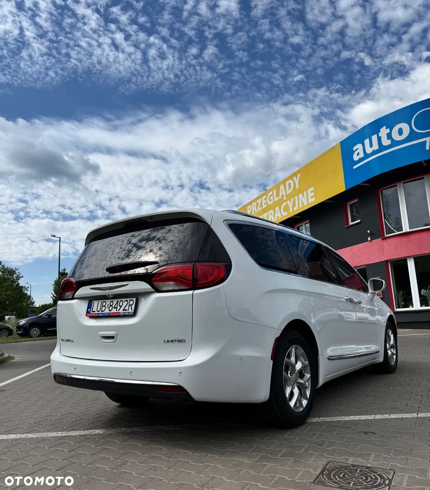 Chrysler Pacifica - 5