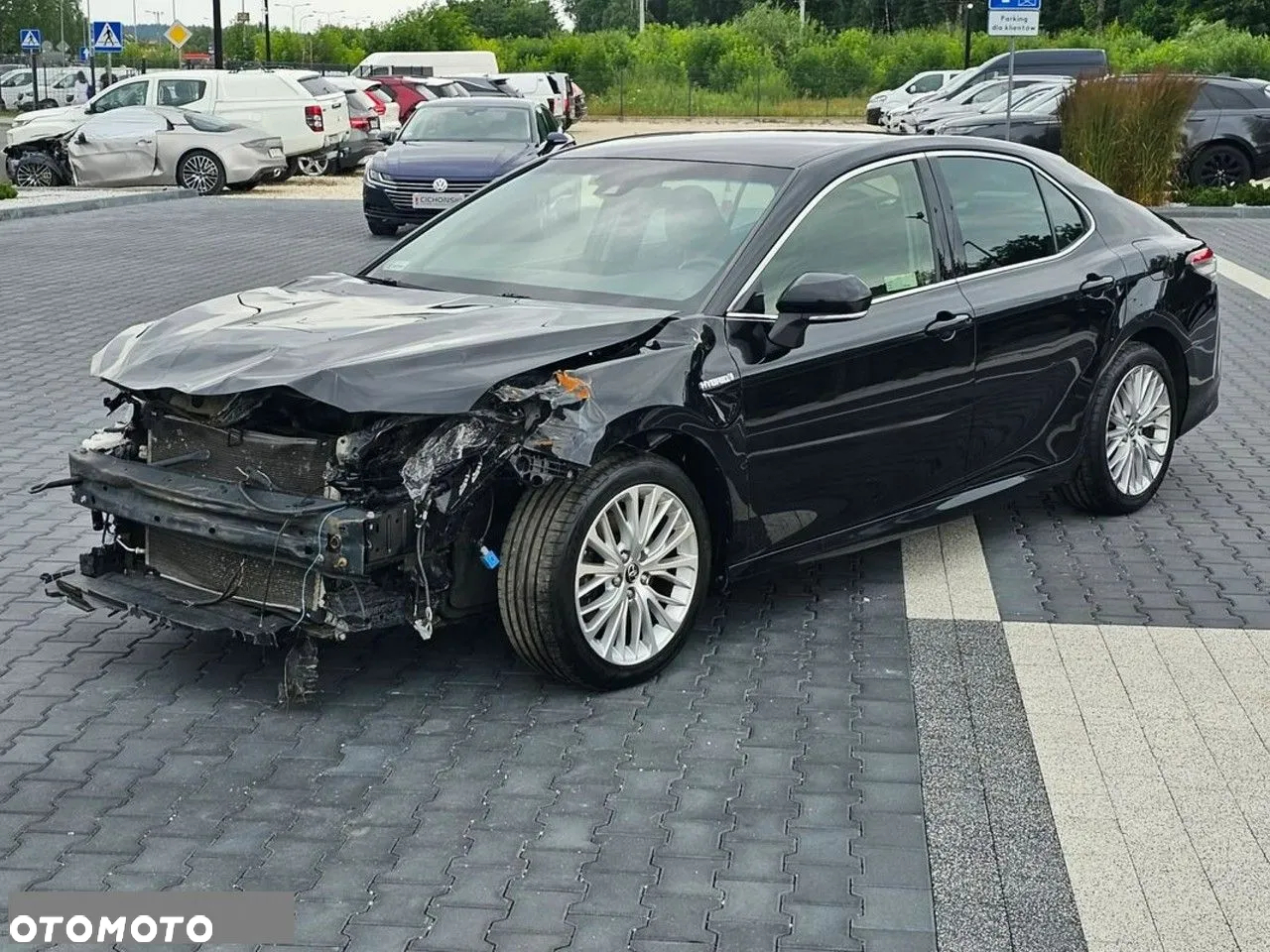 Toyota Camry - 4