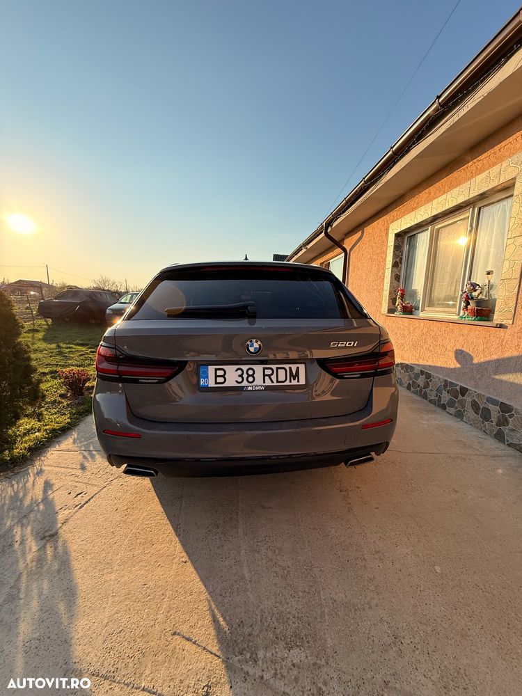 BMW Seria 5 520i Aut. Luxury Line - 9