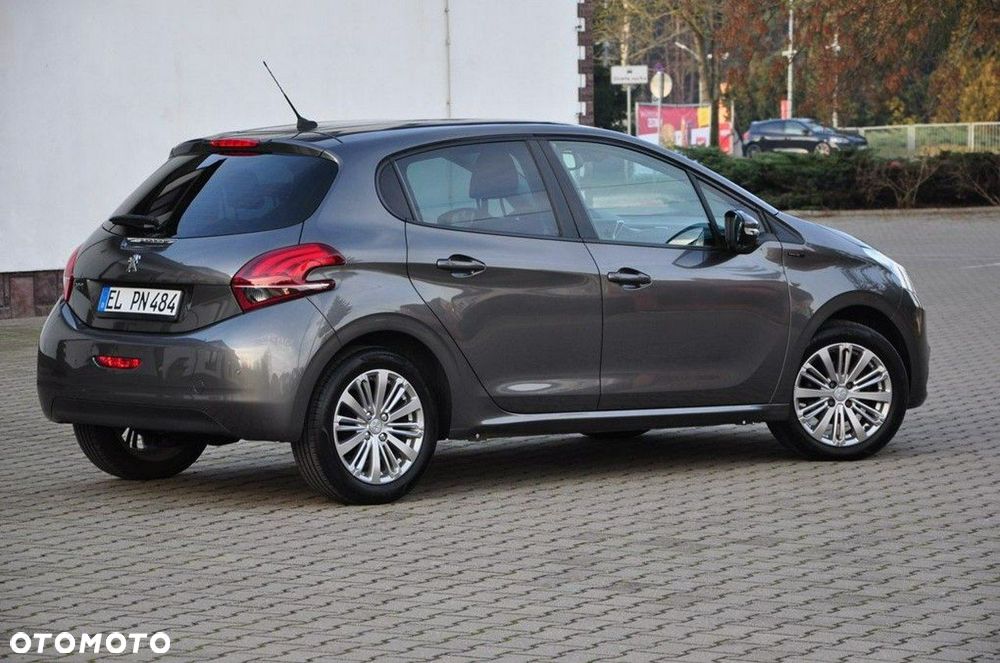 Peugeot 208 PureTech 82 Stop & Start Signature - 12