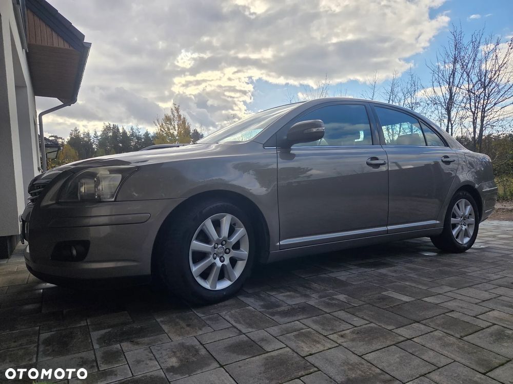Toyota Avensis 1.8 VVT-i Sol - 4