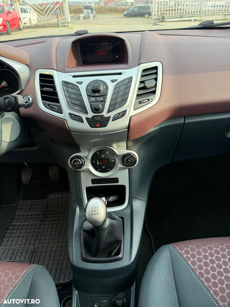 Ford Fiesta 1.6 TDCI DPF Titanium - 15