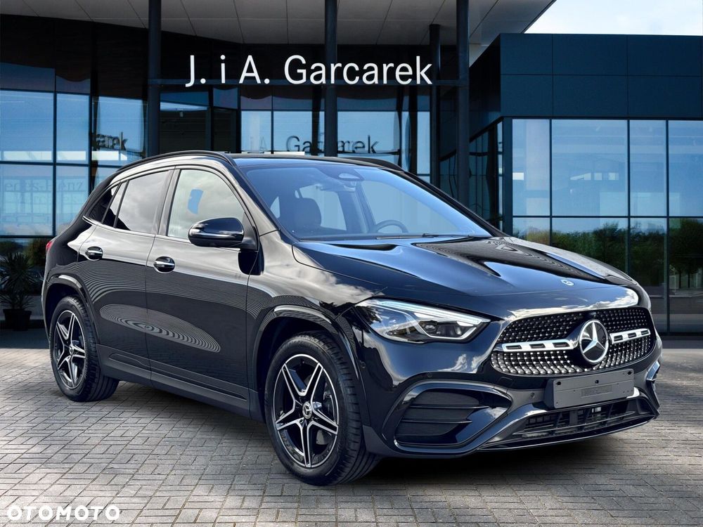 Mercedes-Benz GLA - 8