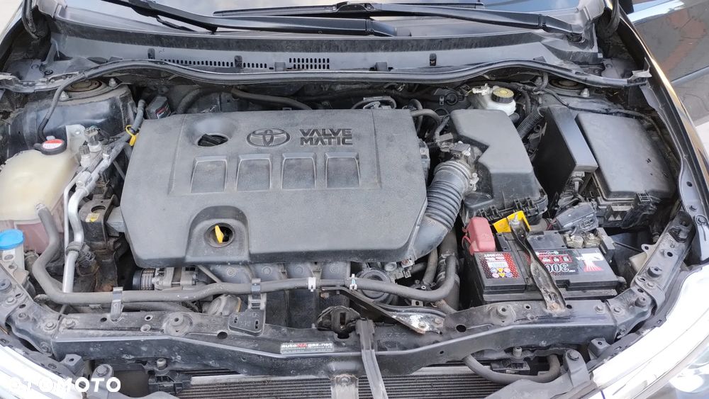 Toyota Auris 1.6 Premium - 9