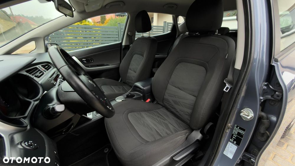 Kia Ceed 1.4 CVVT Dream-Team Edition - 11