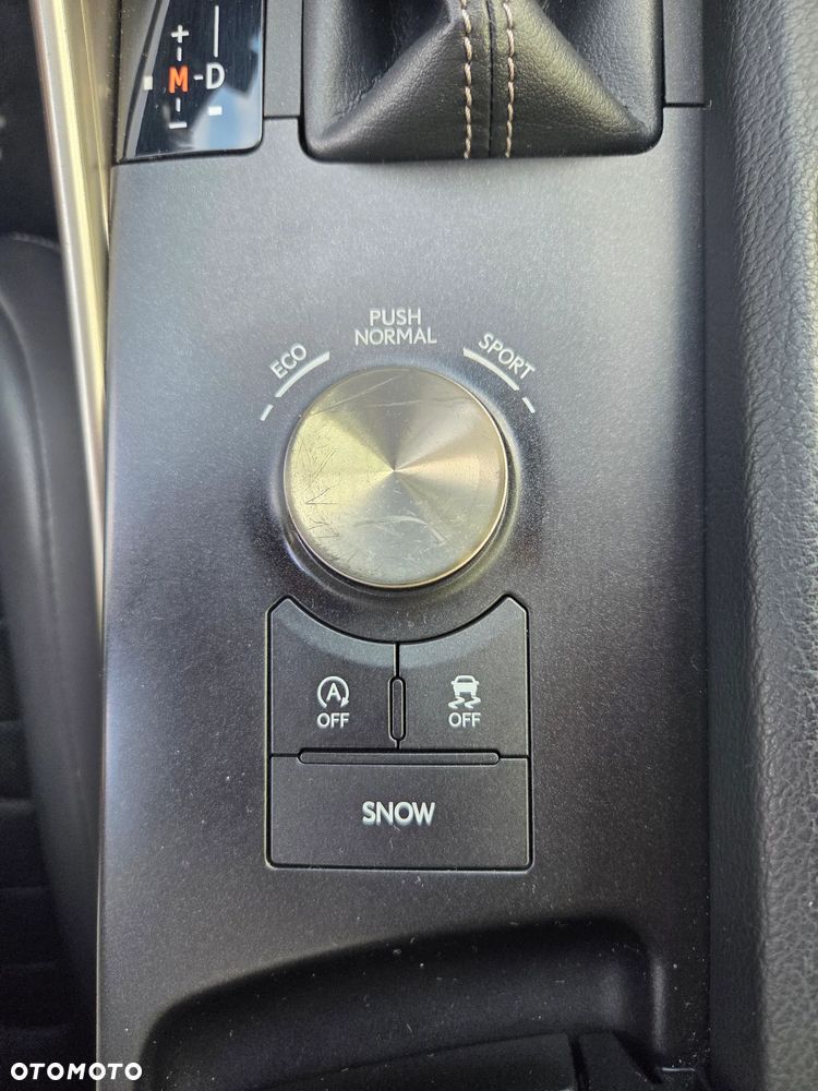 Lexus IS 200t Elegance - 23