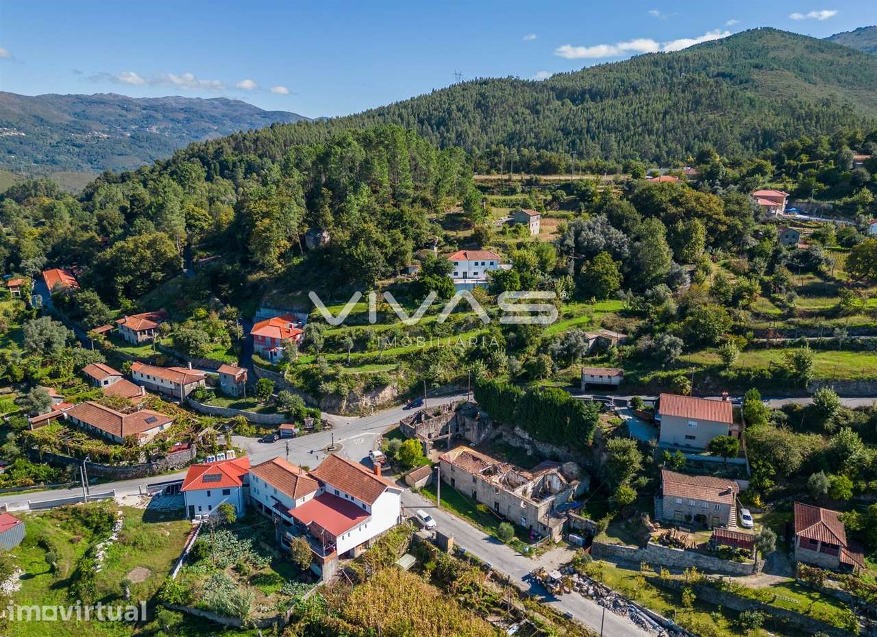 Moradia para Restaurar T0 Venda em Chorense e Monte,Terras de Bouro - Grande imagem: 2/3