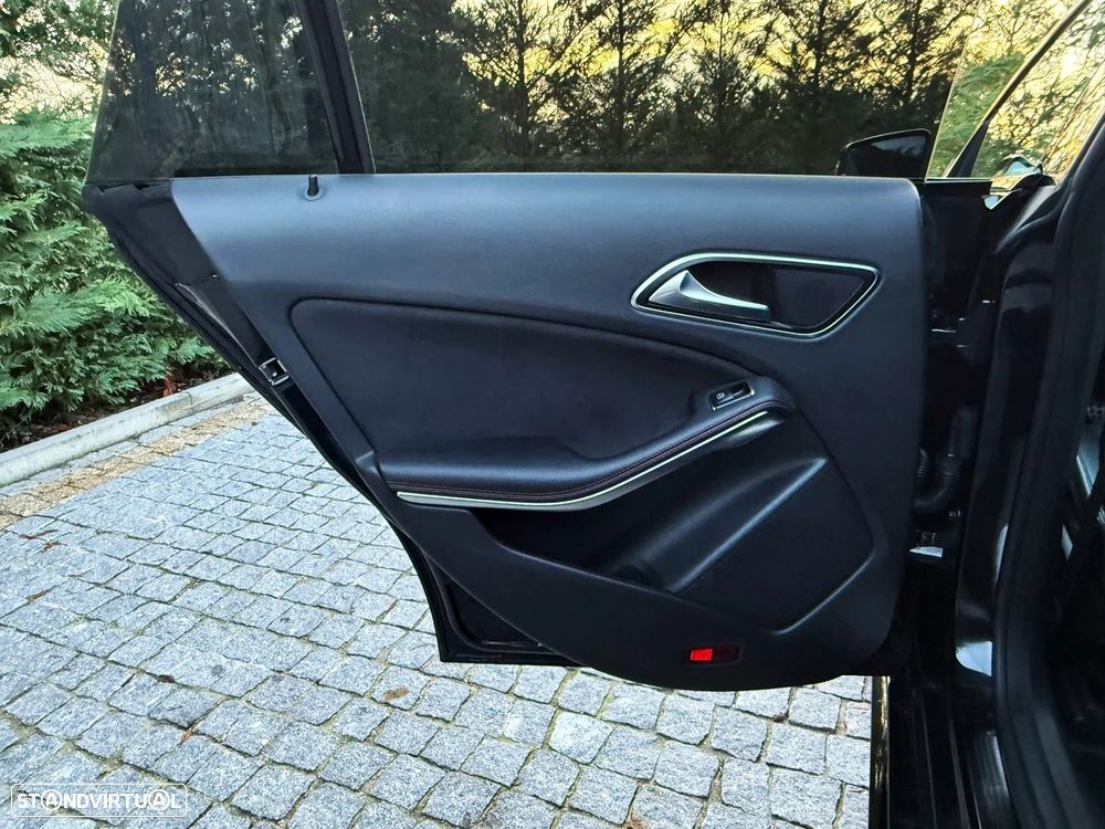 Mercedes-Benz CLA 200 d Shooting Brake AMG Line Aut. - 19