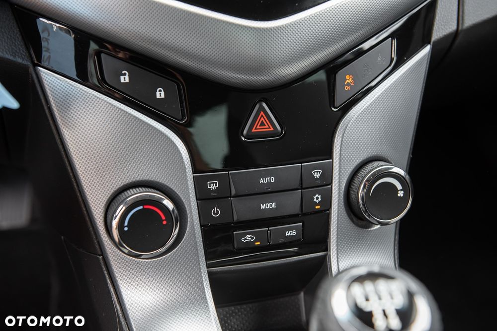 Chevrolet Cruze - 22
