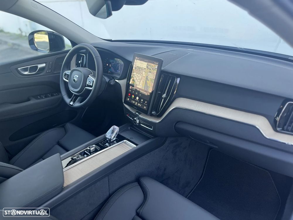 Volvo XC 60 2.0 T6 PHEV Plus Dark AWD - 3