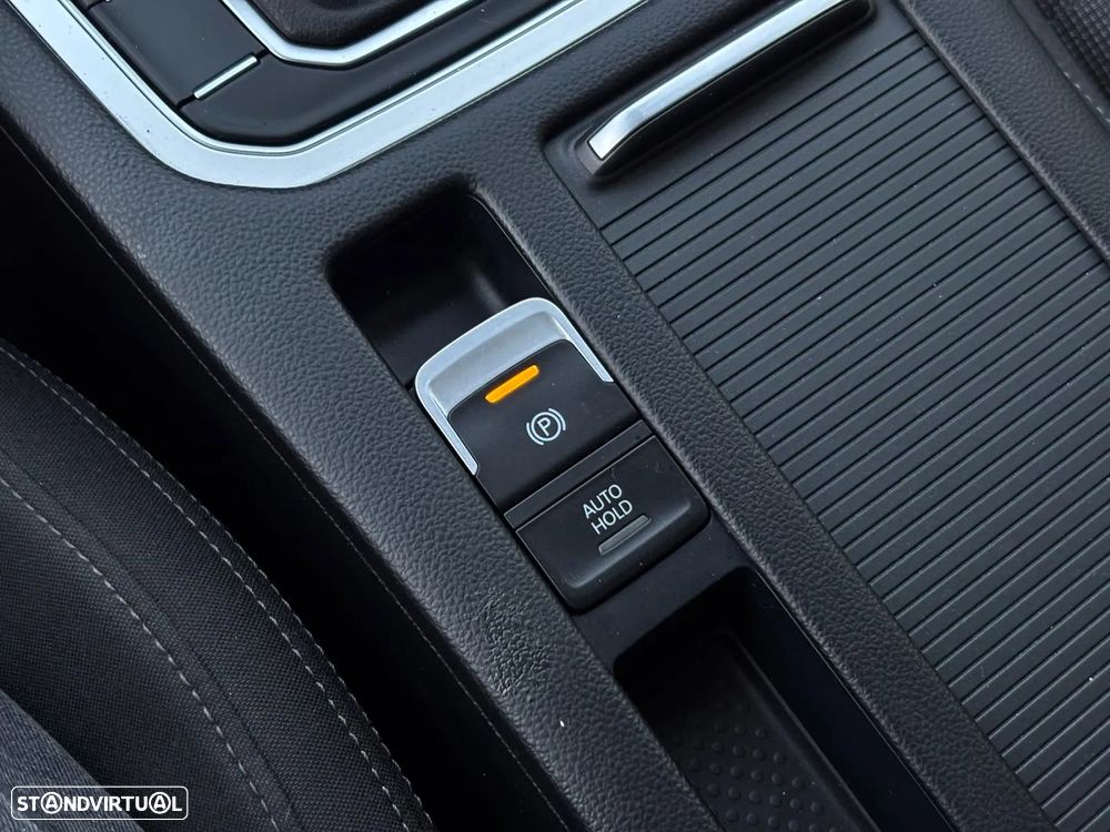 VW Passat 1.6 TDI Confortline - 27