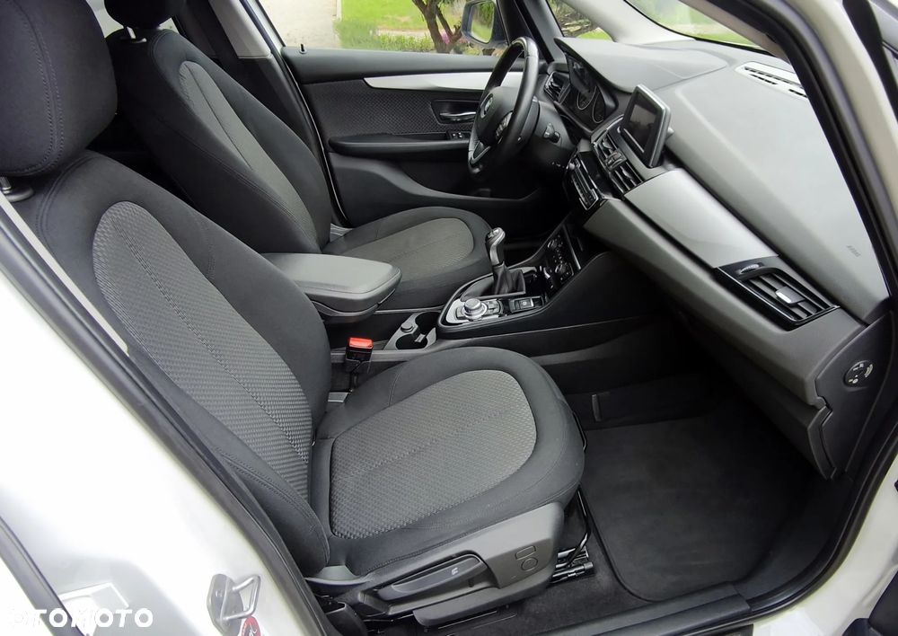 BMW Seria 2 216d Advantage - 22