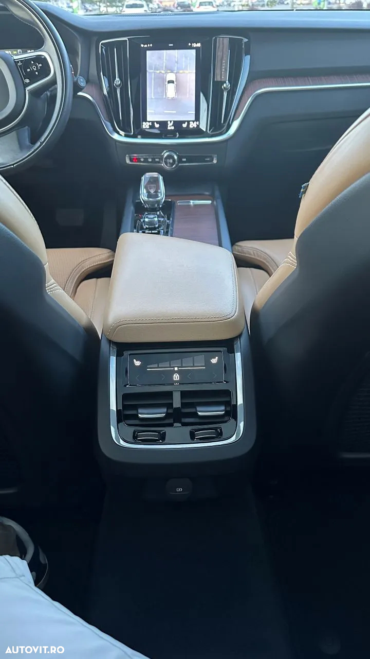 Volvo V60 B4 MHEV AT8 FWD Inscription - 13