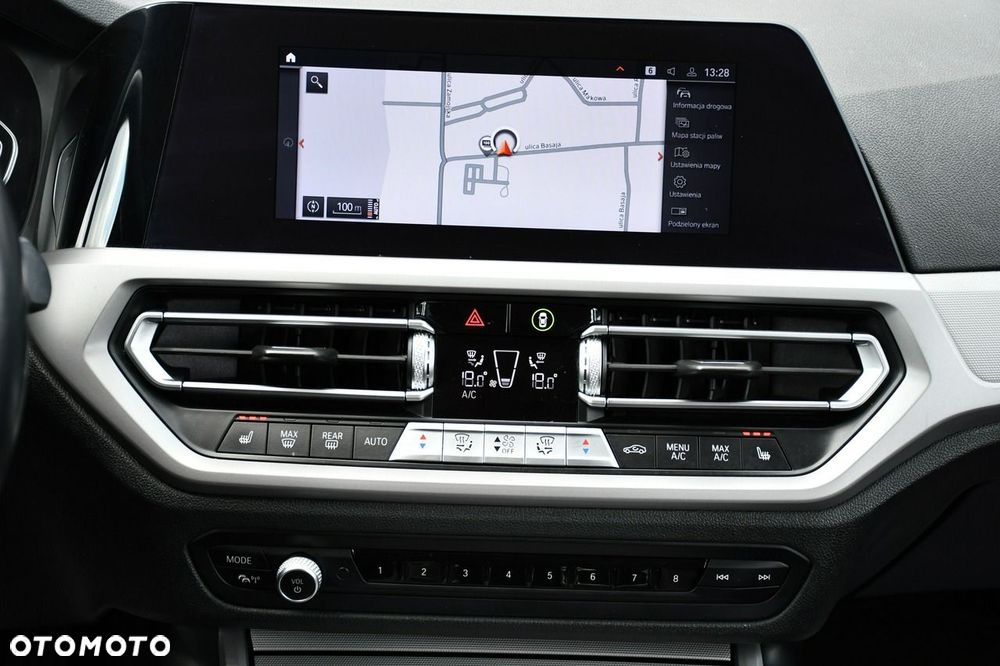 BMW Seria 3 320d mHEV - 24