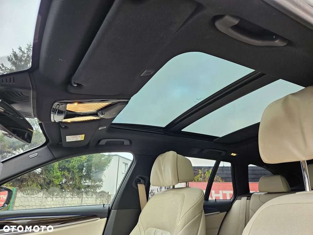BMW Seria 5 520d xDrive M Sport sport - 19
