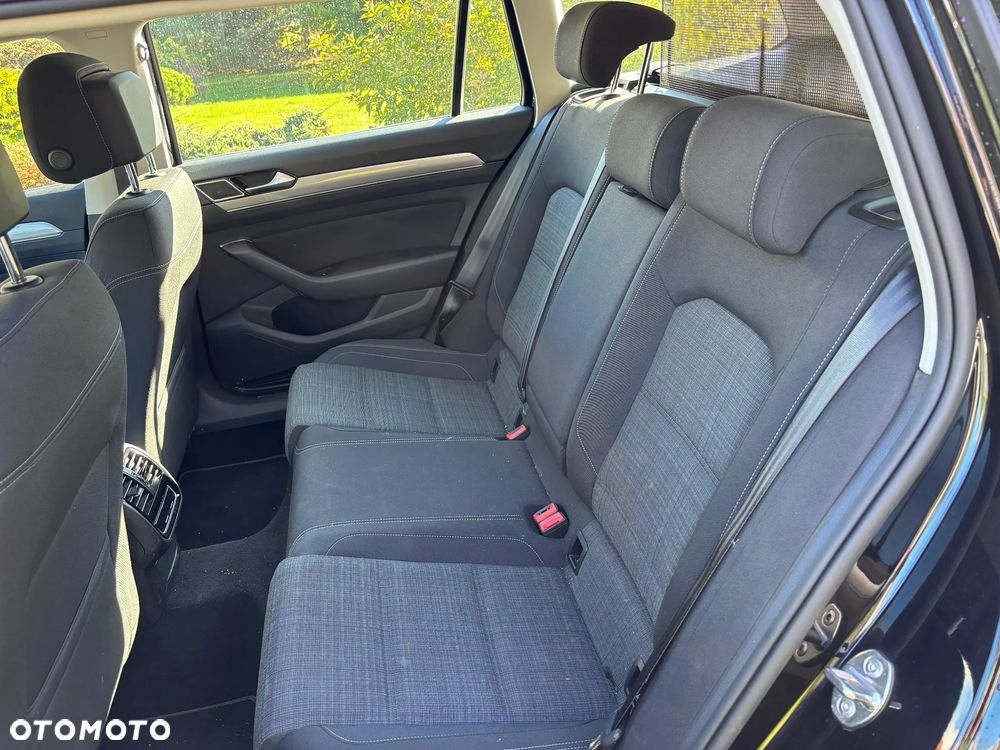 Volkswagen Passat Variant 2.0 TDI SCR DSG - 21