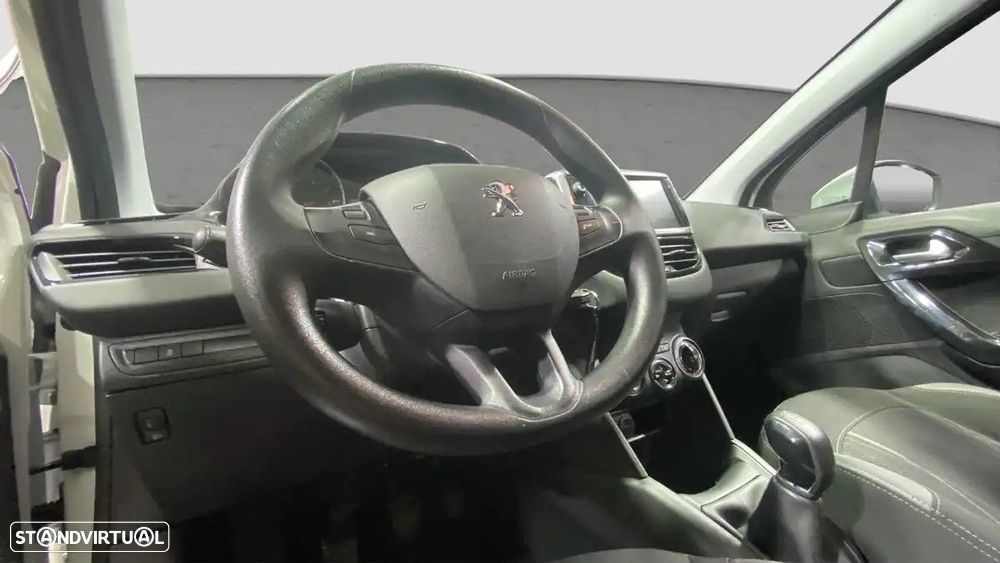 Peugeot 208 - 4