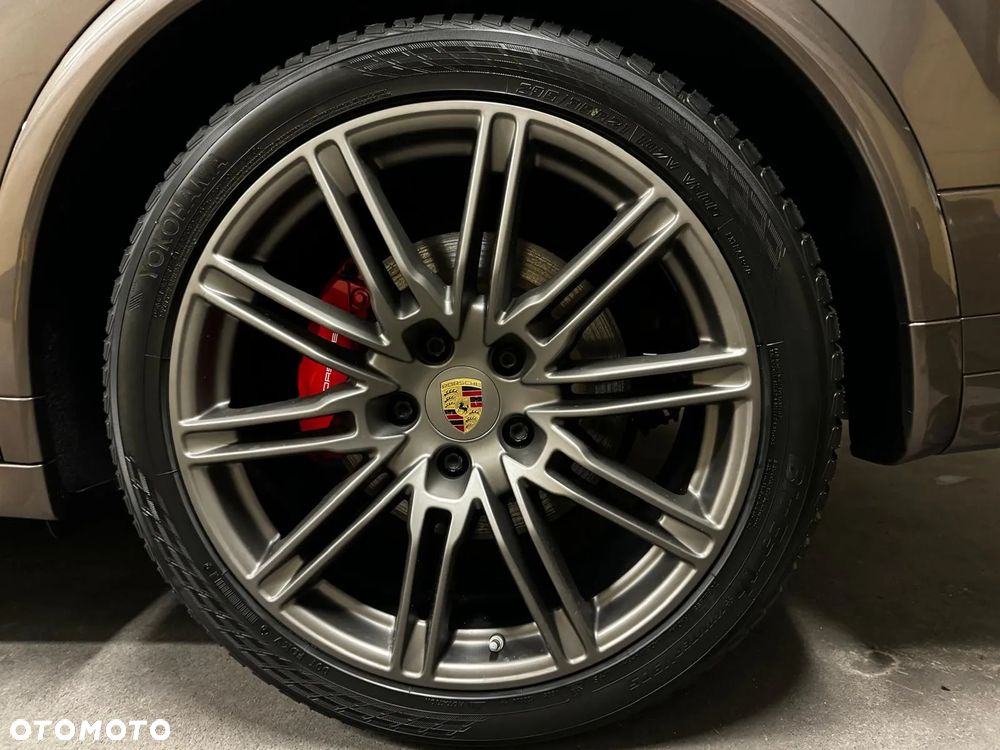 Porsche Cayenne GTS - 29