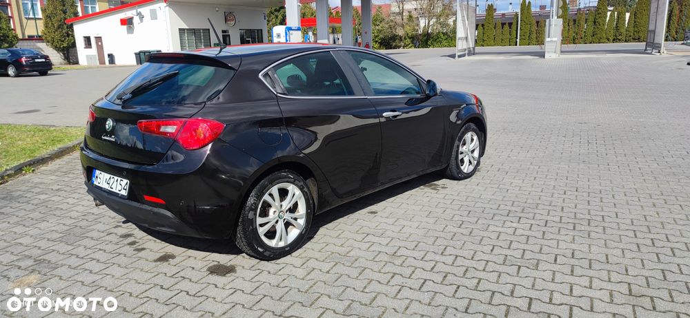 Alfa Romeo Giulietta 1.6 JTDM 16V - 5