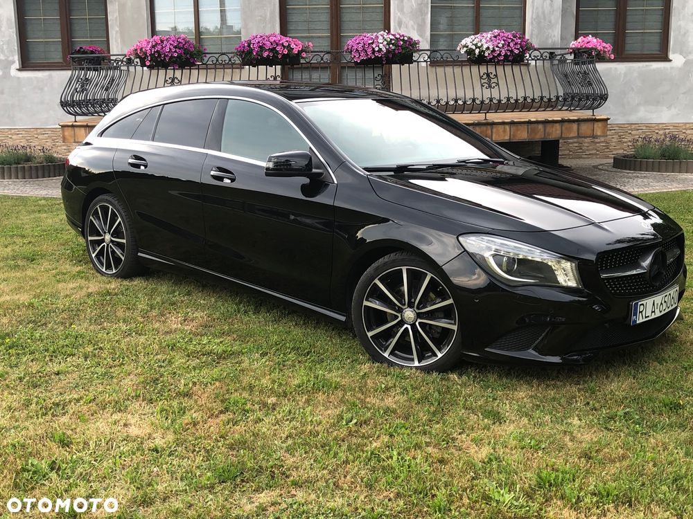 Mercedes-Benz CLA 180 7G-DCT Urban - 4