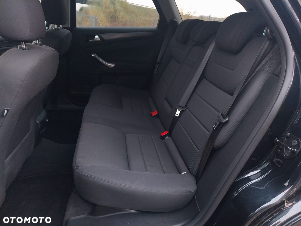 Ford Mondeo 2.0 EcoBoost Titanium - 13